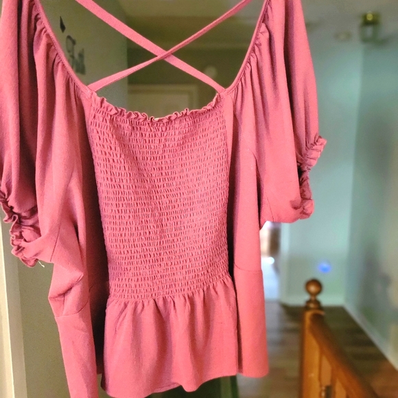 Top - Picture 2 of 4